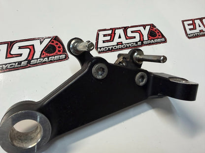 Rear Caliper Bracket Suzuki Boulevard C109R VLR 1800 T 2008-2014 OEM 69150-01D40