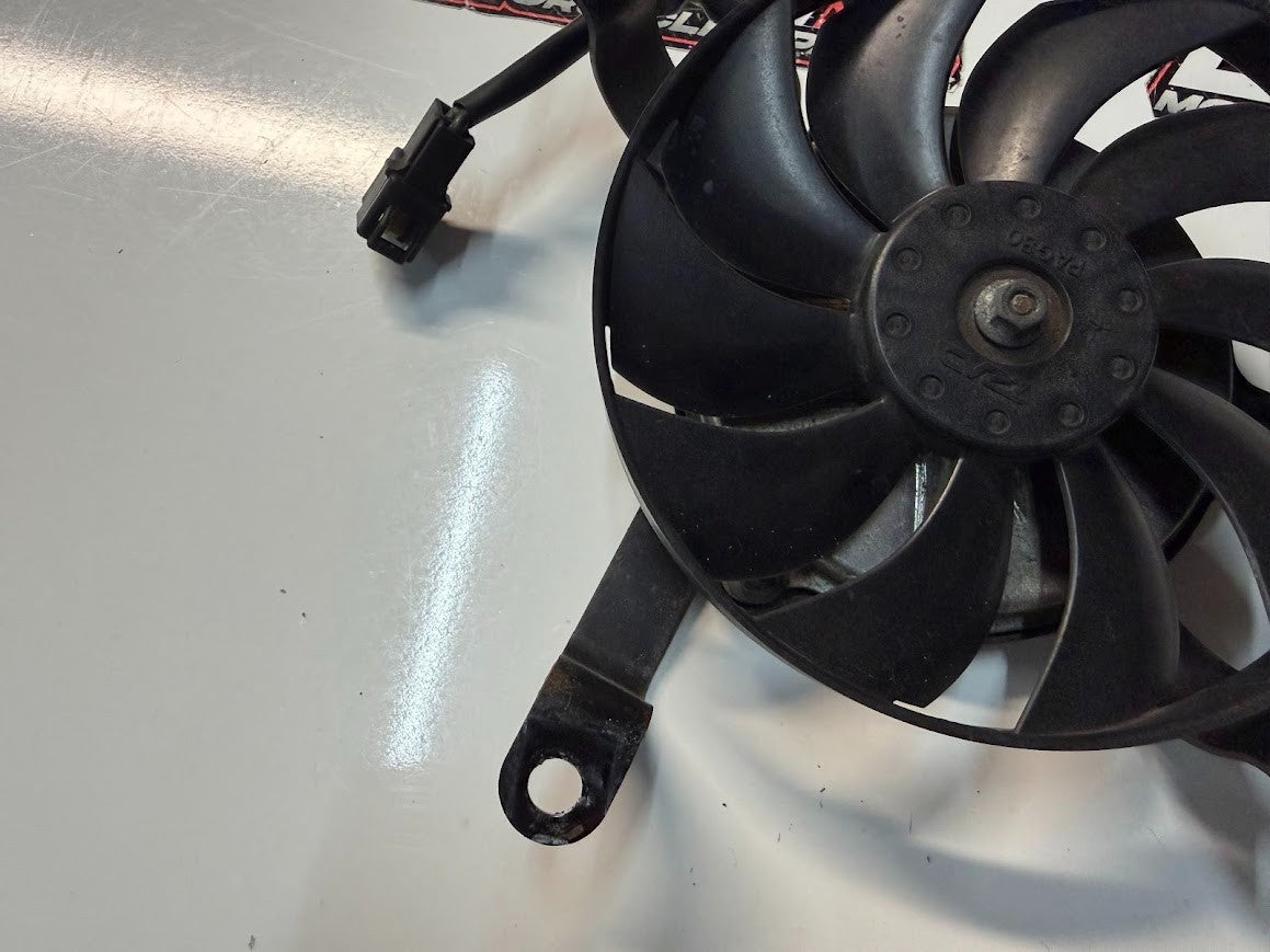 LH Radiator Thermo Fan Yamaha YZF R1 2009-2011 OEM 14B-12405-00