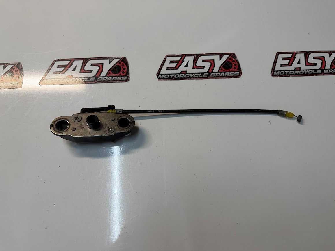 Seat Latch Bracket Suzuki GSXR 1000 2007-2008 OEM 45220-47H00