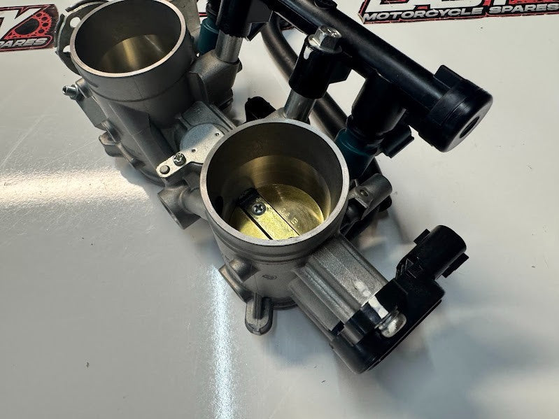 Throttle Bodies Complete Injectors TPS Yamaha YZF R7 2022-2024 OEM 1WS-13750-31