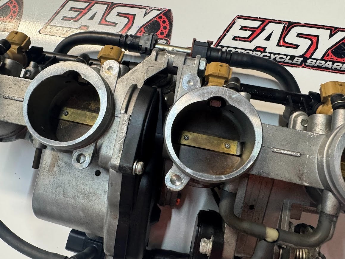Yamaha YZF R1 2015-2016 Throttle Bodies Injectors TPS OEM Genuine 2CR-13750-00
