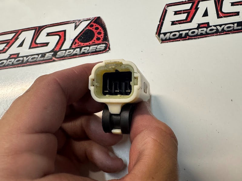 Leaning R7 Yamaha YZF R7 2022-2025 Tip Over Lean Angle Sensor OEM Genuine 5VU-825 ...