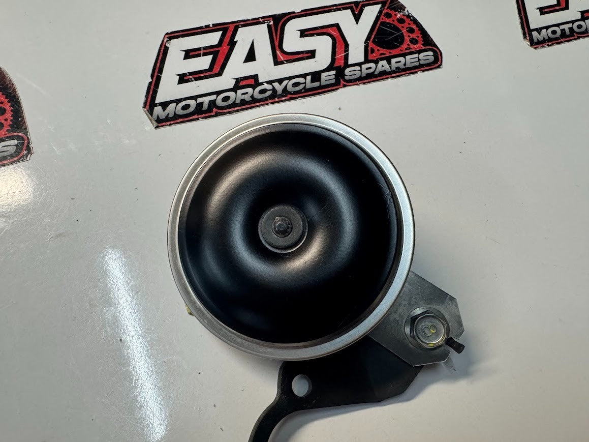 Yamaha YZF R1 2017-2025 Horn & Bracket OEM Genuine B67-83371-00