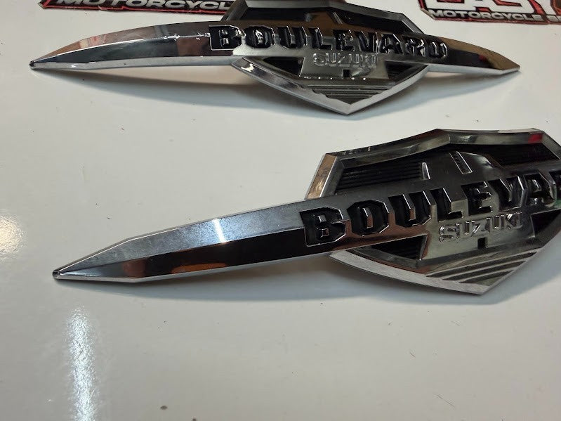 Tank Badges Emblem Suzuki Boulevard C109R VLR 1800 T 2008-2014 OEM 68111-22H00