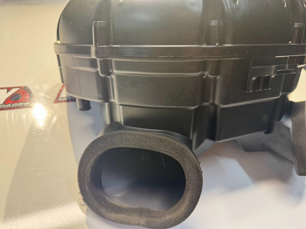 Suzuki GSXR 1000 2009-2016 Airbox Case Cleaner Assembly OEM Genuine 13720-47H02