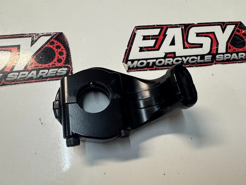 Yamaha YZF R1 2015-2019 Throttle Tube Mount Clamp OEM Genuine 5VY-26281-00