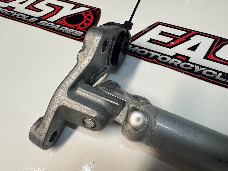 Yamaha YZF R1 2015-2019 Frame Cross Member Support Bracket 2CR-2142V-00