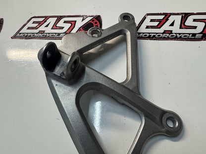 Yamaha YZF R1 2009-2011 RH Foot Peg Bracket OEM Genuine 14B-27443-00