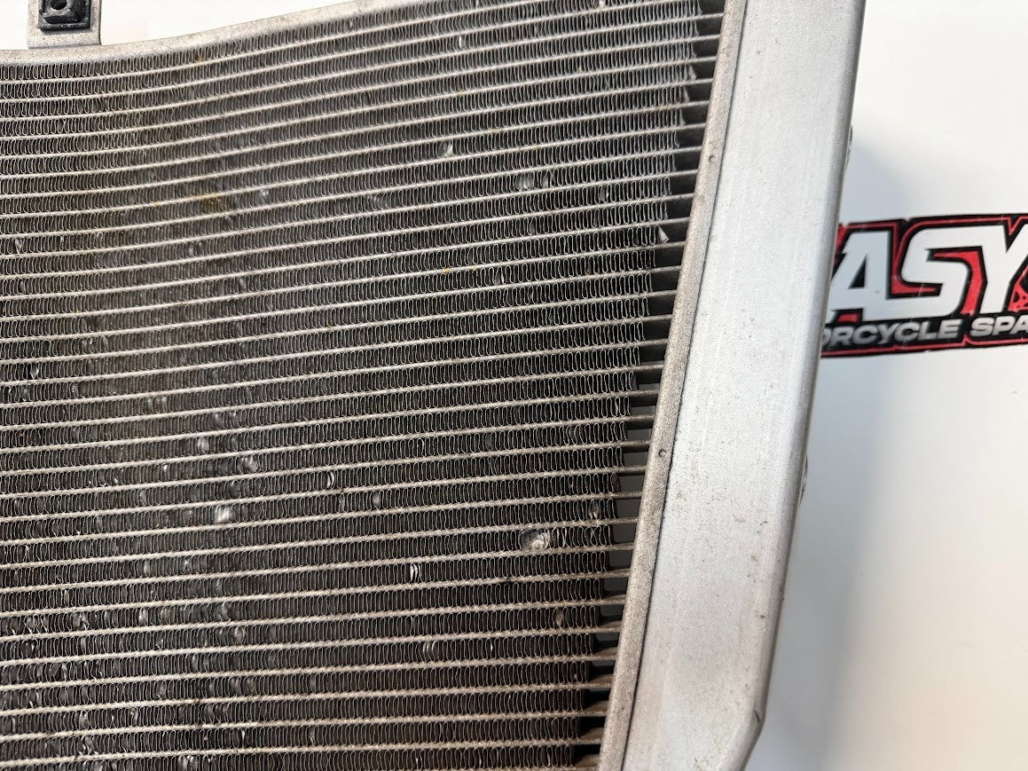 Radiator Cooling Suzuki GSXR 1000 2007-2008 OEM 17710-21H00