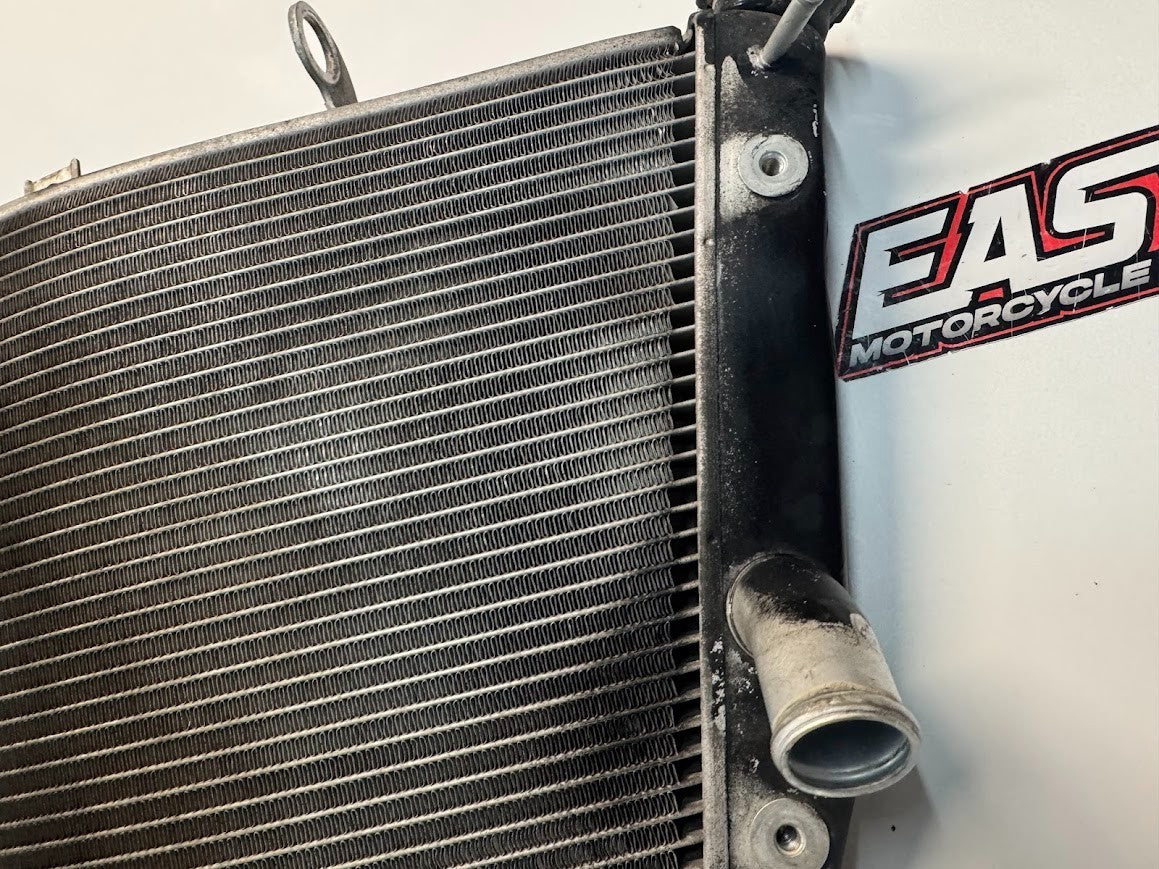 Suzuki GSXR 1000 2007-2008 Radiator OEM Genuine 17710-21H00