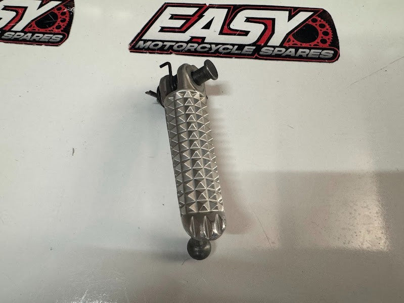 Yamaha YZF R1 2007-2011 RH Foot Peg OEM Genuine 5JJ-27461-00