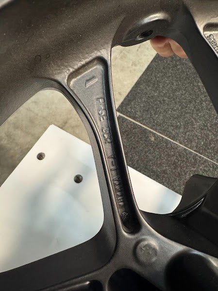 Yamaha YZF R1 2020 Front Wheel Rim OEM Genuine 2CR-25168-00 *READ DESCRIPTION*