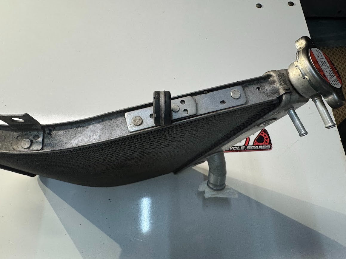 Suzuki GSXR 1000 2009-2016 Radiator OEM Genuine 17710-47H10