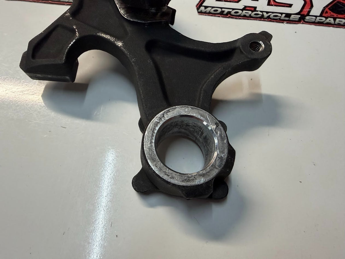 Rear Brake Caliper Holder Suzuki GSXR 1000 2007-2008 OEM 69150-21H00