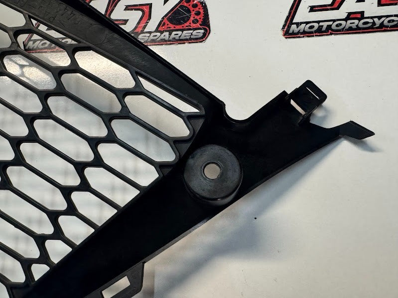 Suzuki GSXR 1000 2007-2008 Lower Cowling Grill Fairing OEM Genuine 94498-21H00