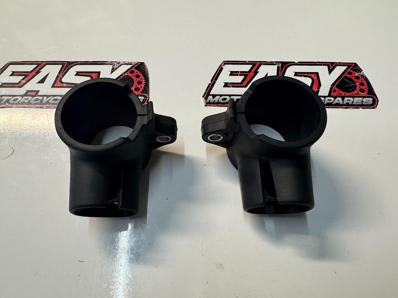 Kawasaki Vulcan S 650 2015-2025 Front Indicator Brackets OEM Genuine 23051-0042