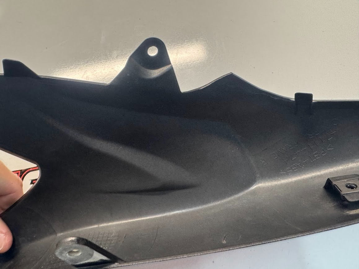 Suzuki GSXR 1000 2009-2016 RH Rear Frame Cover Fairing OEM Genuine 47111-47H00