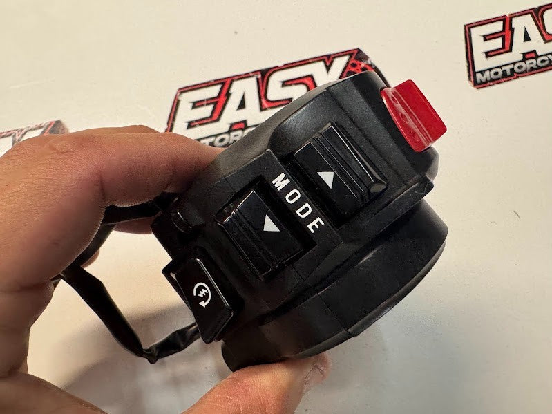 Suzuki GSXR 1000 2007-2008 RH Switch Block Buttons OEM Genuine 37200-21H01