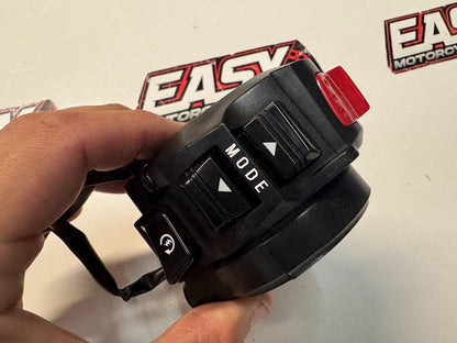 Suzuki GSXR 1000 2007-2008 RH Switch Block Buttons OEM Genuine 37200-21H01