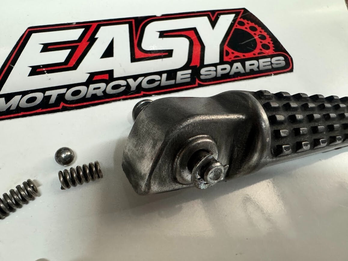 LH Pillion Peg Kawasaki ER-6F 06-08 2007 34028-0004