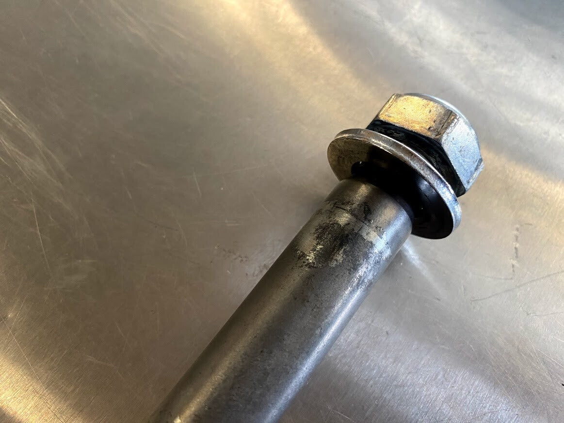 Swing Arm Bolt Yamaha FZ1 06-15 2008 39P-22141-00-00