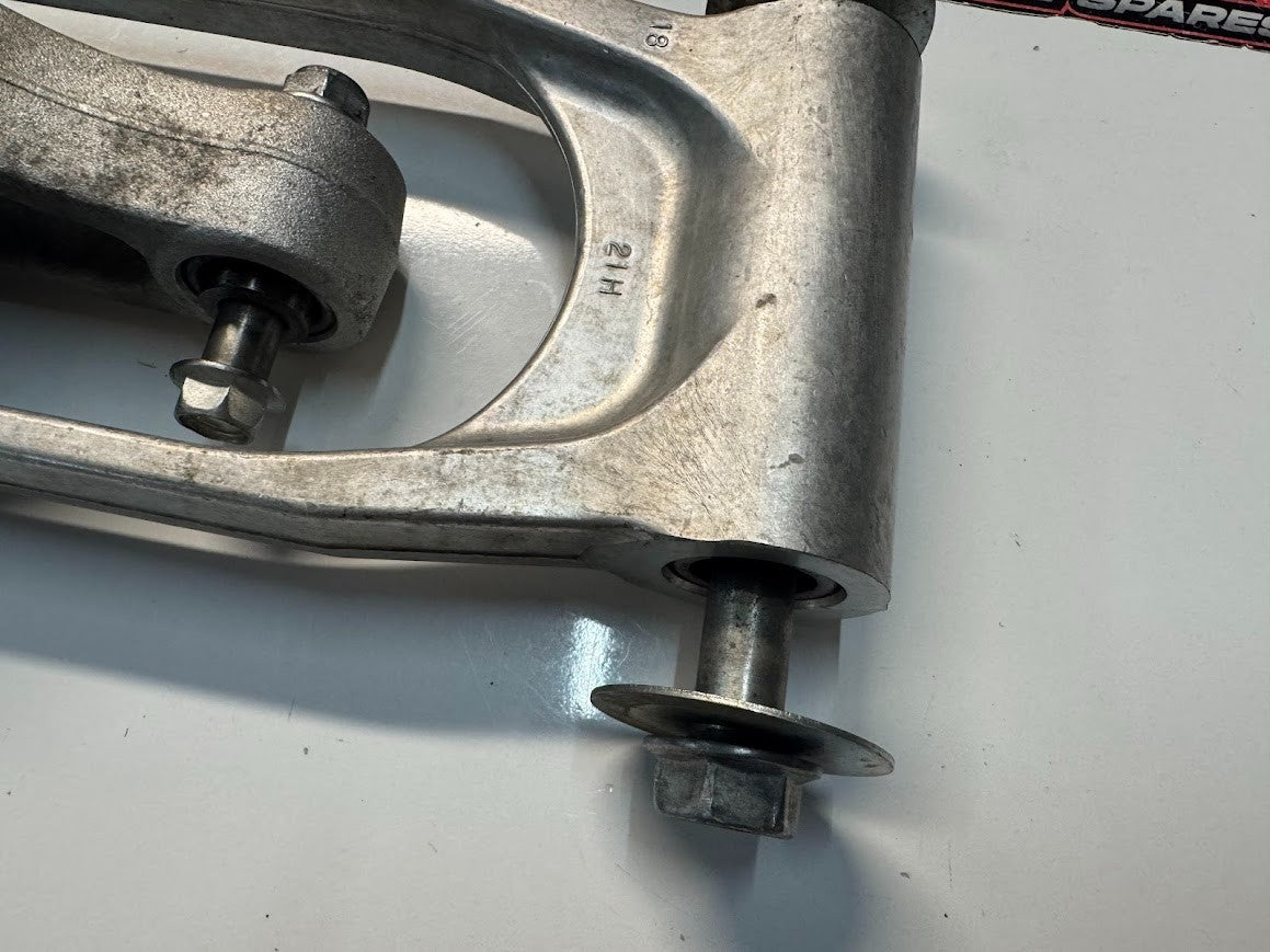 Suzuki GSXR 1000 2007-2008 Shock Linkages OEM Genuine 62600-21810