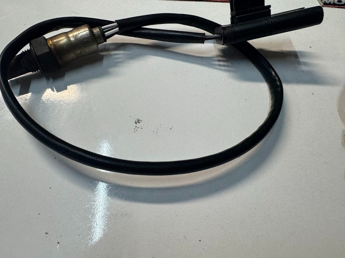 BMW S1000RR 2016 Oxygen o2 Sensor Pair OEM Genuine K46 11787716654