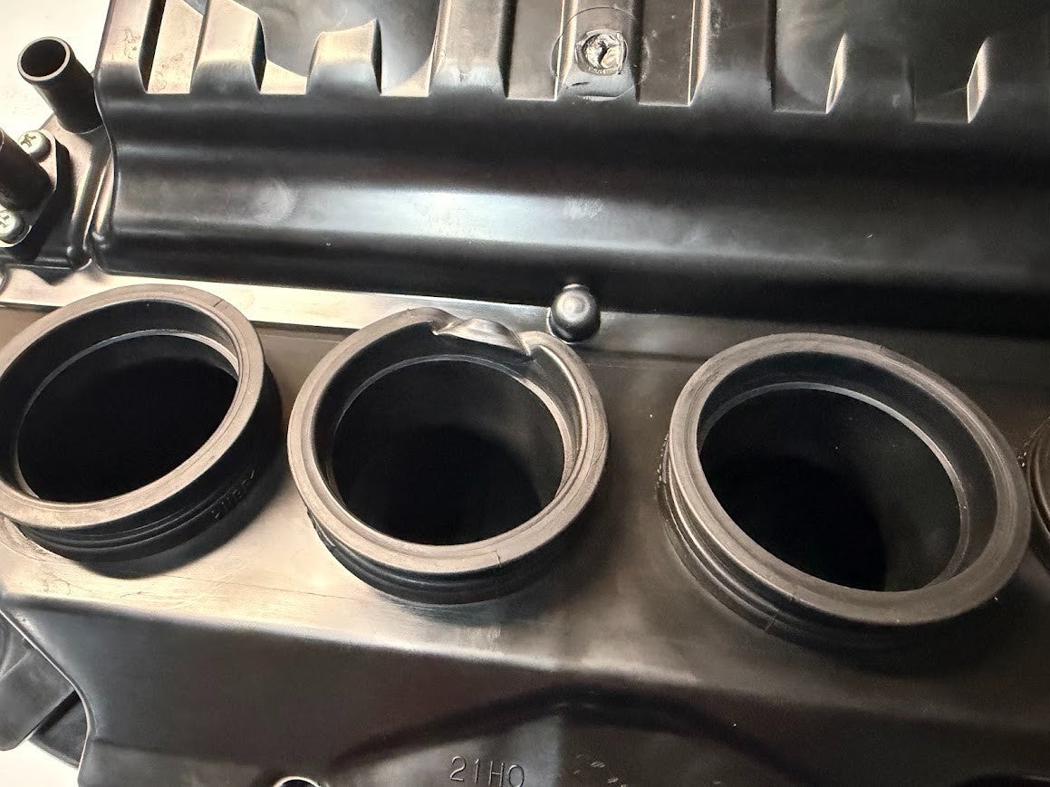 Airbox Complete w/K&N Filter Suzuki GSXR 1000 2007-2008 OEM 13700-21H00