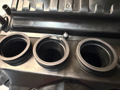 Airbox Complete w/K&N Filter Suzuki GSXR 1000 2007-2008 OEM 13700-21H00