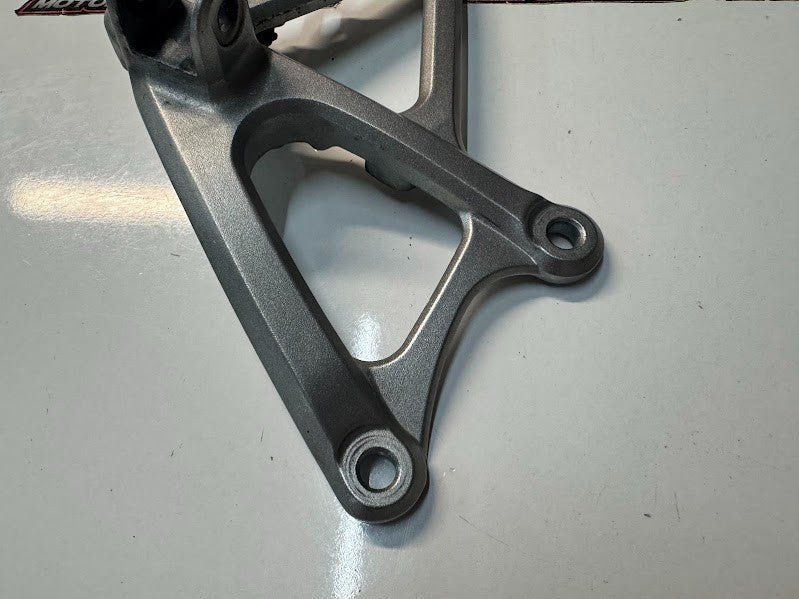Yamaha YZF R1 2009-2011 RH Foot Peg Bracket OEM Genuine 14B-27443-00
