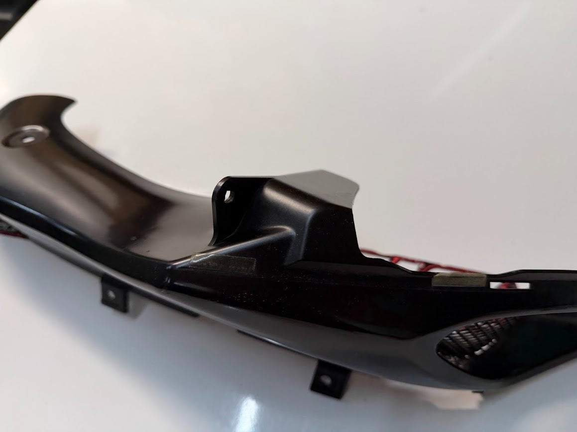 RH Air Intake Fairing Cover Suzuki GSXR 1000 2005-2006 OEM 94670-41G00-YHF