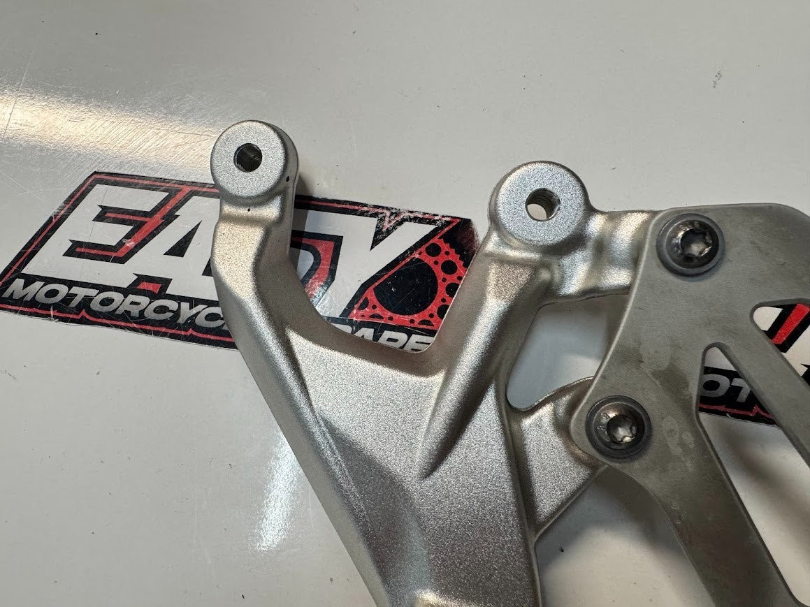 BMW S1000RR 2016 LH Foot Peg Bracket Rear Set OEM Genuine K46 46717728307