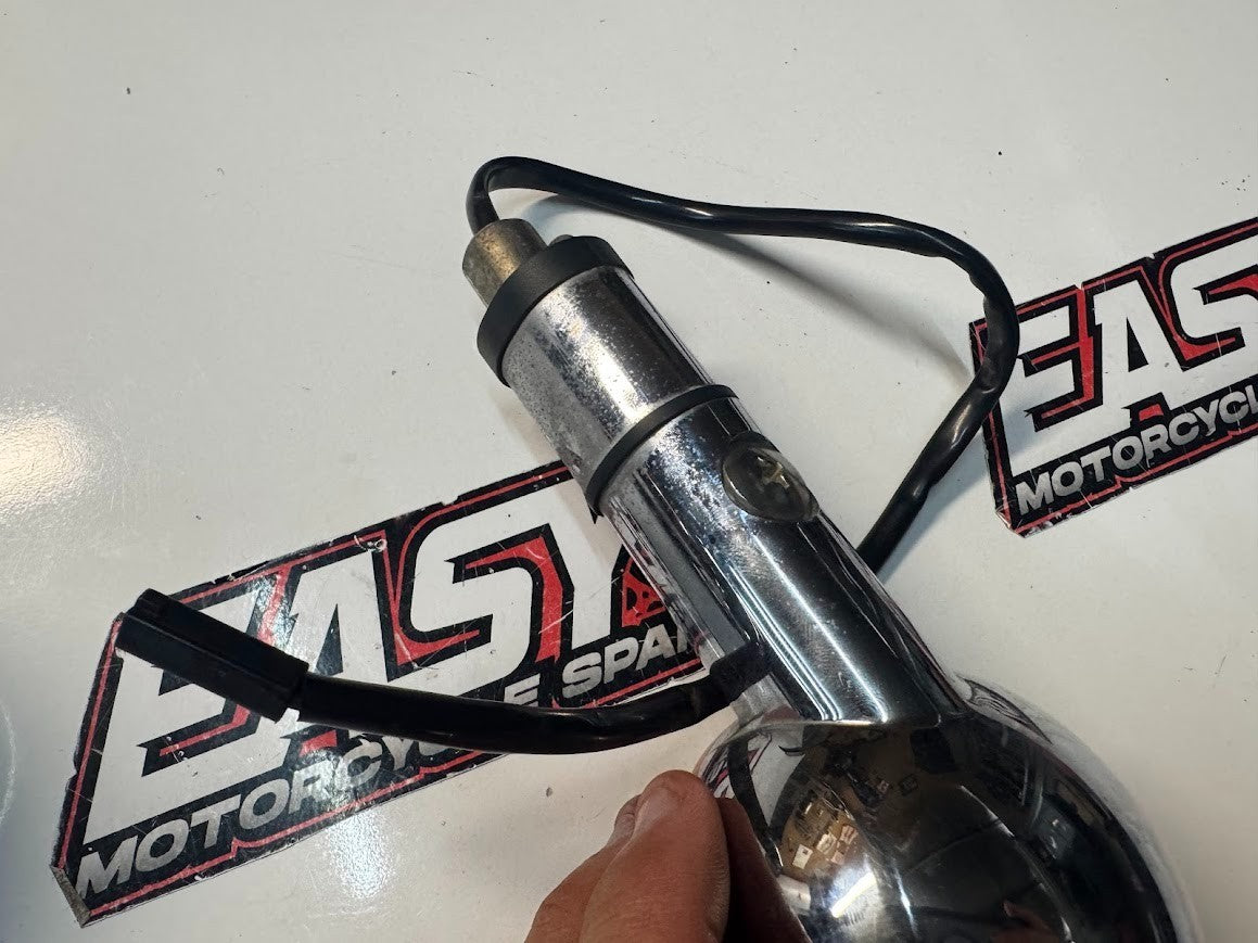 Suzuki VL 1500 Intruder 2002-2003 Front Blinkers Indicators OEM 35601-10F50