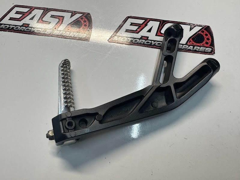 Yamaha YZF R1 2015-2025 LH RH Pillion Pegs & Brackets OEM Genuine 2CR-2741L-01