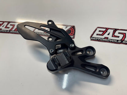 Yamaha YZF R7 2022-2025 RH Foot Peg Bracket Rear Set OEM Genuine BEB-27443-00