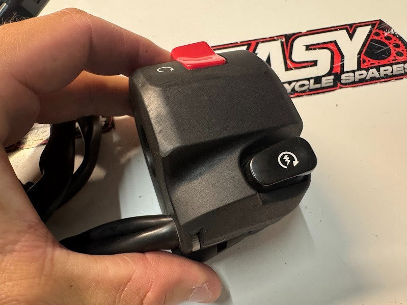 Kawasaki Vulcan S 650 2022-2025 RH Switch Block Controls OEM Genuine 46091-0551