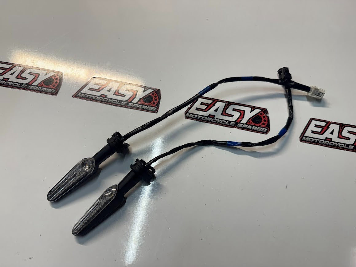 Yamaha YZF R7 2022-2025 Front Indicator Blinkers OEM Genuine BEB-83320-01