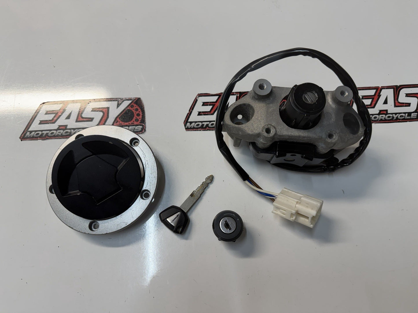 Ignition Key Lockset Kawasaki Vulcan S 650 2015-2026 OEM 27048-5053