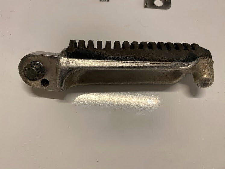 RH Pillion Peg Suzuki GSX 750F 04-06 2004 43610-08F00