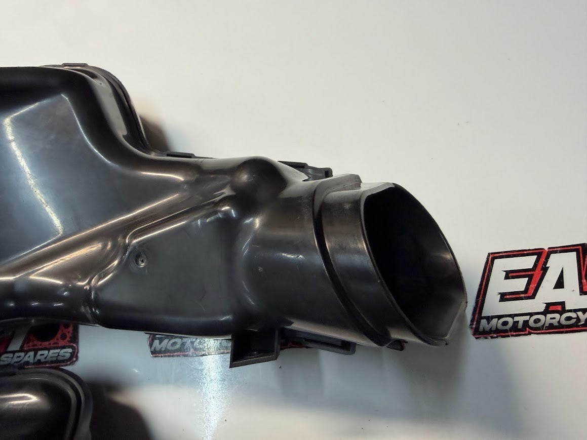 Air Ram Intake Ducts Suzuki GSXR 1000 2007-2008 OEM 94420-21H00