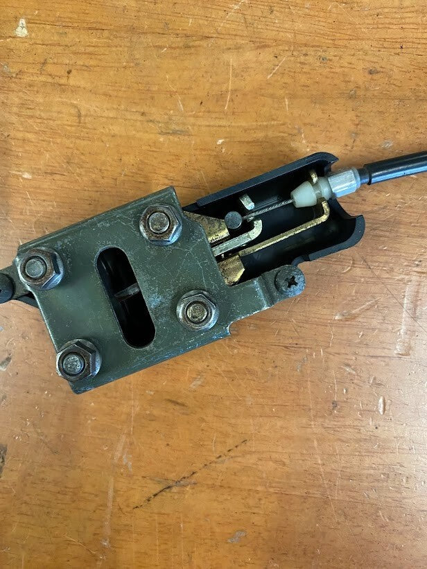 Seat Latch Yamaha R1 2000