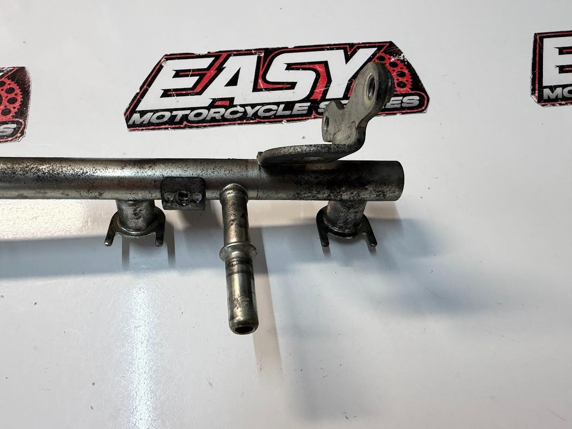 Fuel Pipe Rail Assy 1 Yamaha FZ1 S 2006-2014 OEM 2D1-13160-00