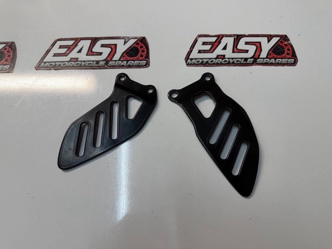 Footrest Heel Guards Suzuki GSXR 1000 2005-2008 OEM 43571-41G01