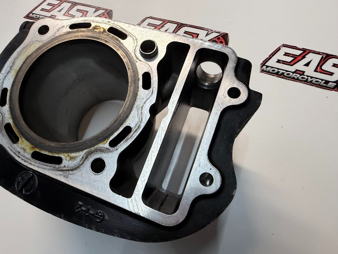 Front Cylinder Barrel Jug Kawasaki Vulcan VN900 Classic 2006-2019 OEM 11005-0085