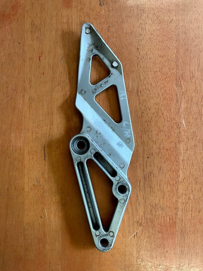 LH Foot Peg Bracket Suzuki GSXR 750 88-92 1992 43522-17D01