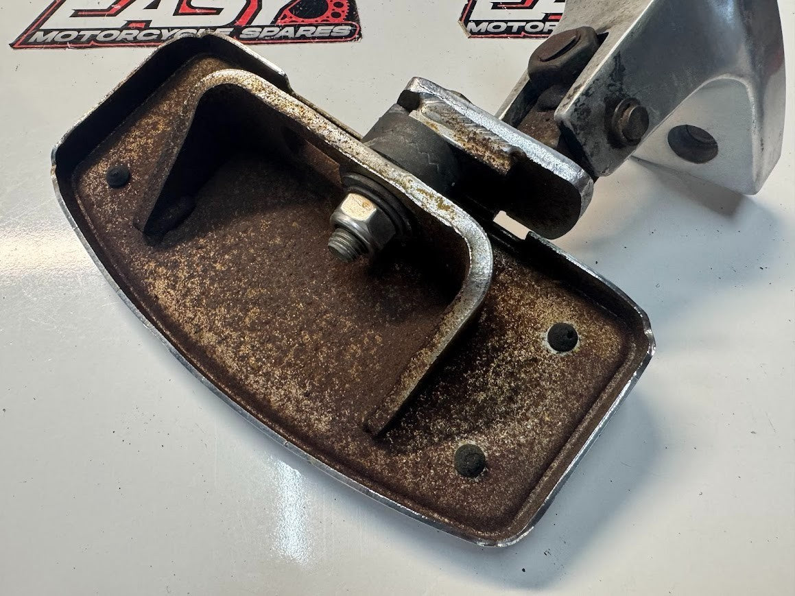 Suzuki VL 1500 Intruder 1998-2004 RH Pillion Foot Rest 43811-10F10
