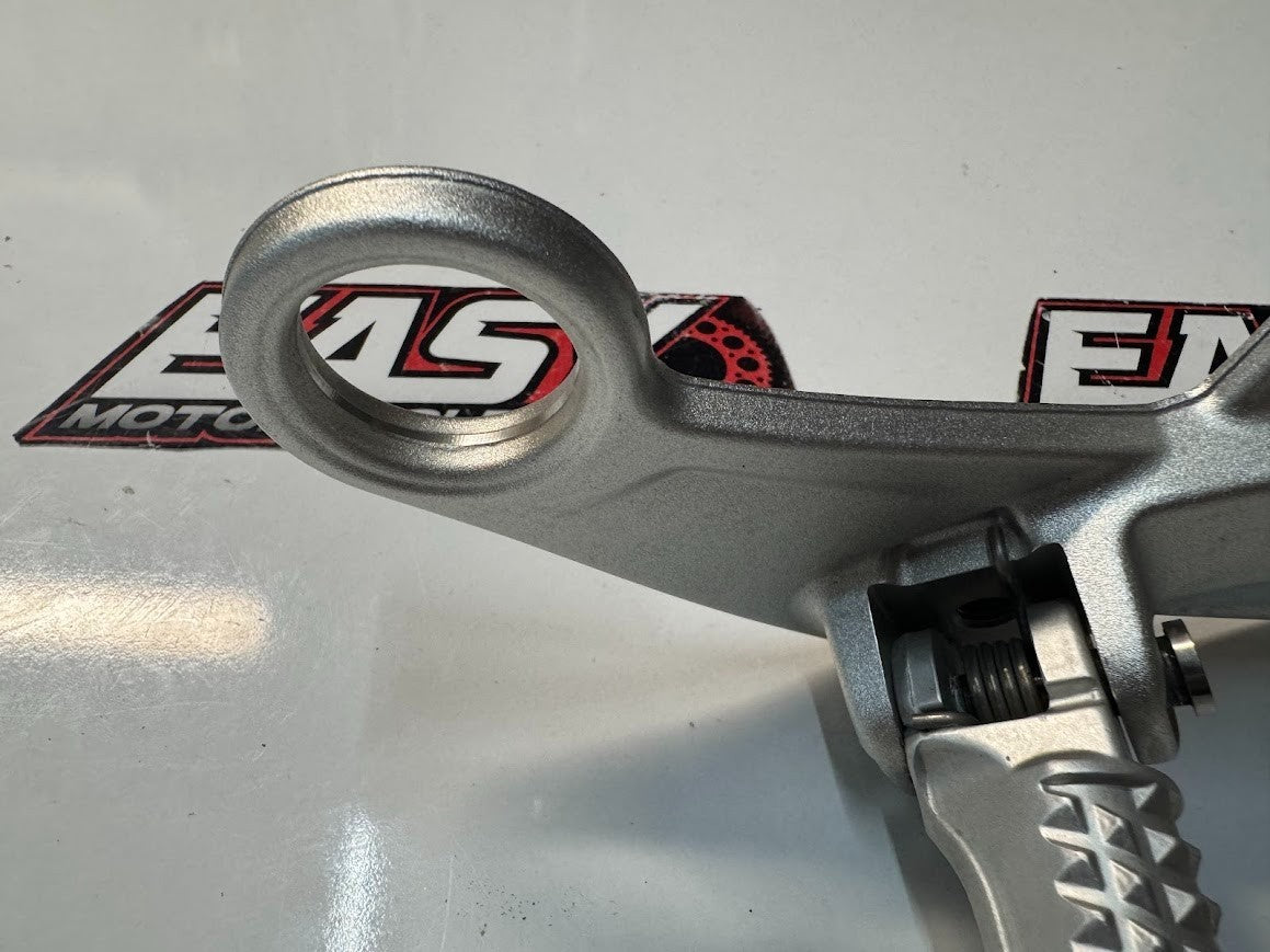 BMW S1000RR 2016 RH Foot Peg Bracket Rear Set OEM Genuine K46 46717728308