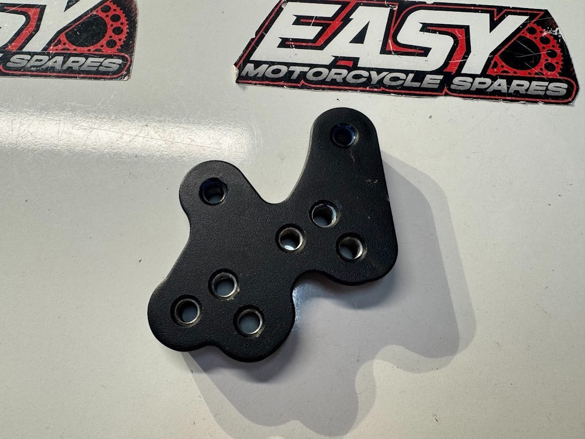 Suzuki GSXR 1000 2015-2016 LH Foot Rest Bracket OEM Genuine 43551-47H10