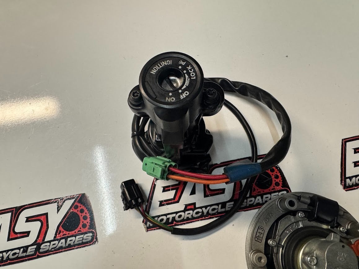 Suzuki GSXR 1000 2012-2016 ECU Ignition Lockset x2 Keys OEM Genuine 37000-17847