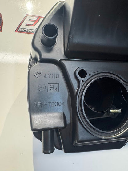 Suzuki GSXR 1000 2009-2016 Airbox Case Cleaner Assembly OEM Genuine 13720-47H02